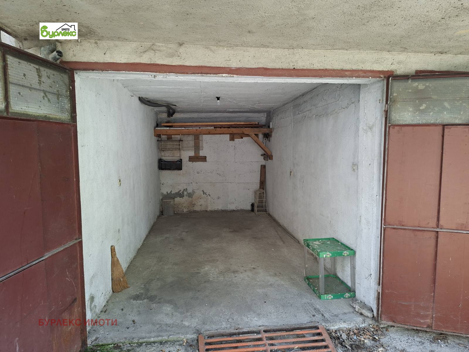 Продава ГАРАЖ, ПАРКОМЯСТО, гр. Варна, Център