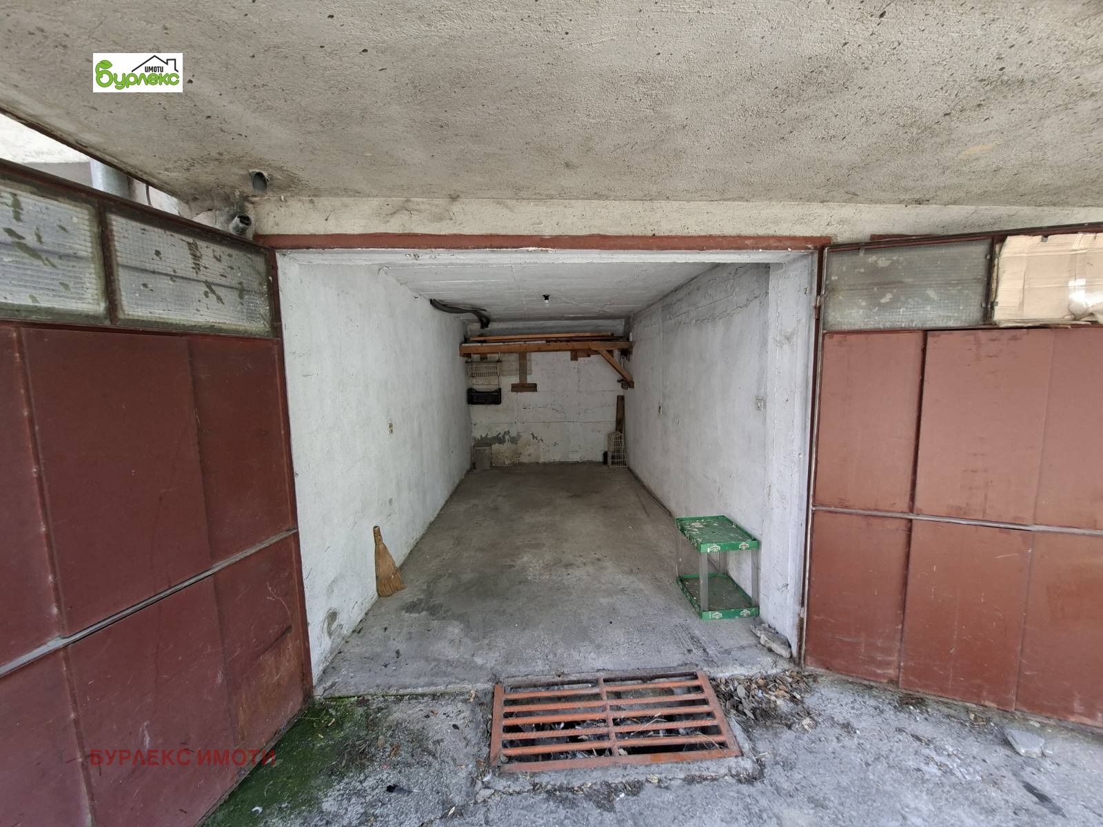 Продава ГАРАЖ, ПАРКОМЯСТО, гр. Варна, Център, снимка 2 - Гаражи и паркоместа - 56026191