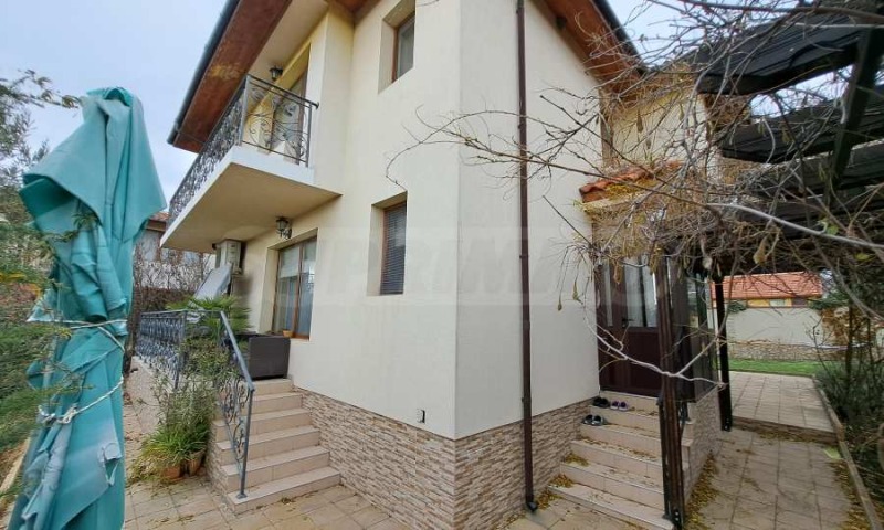 Продава КЪЩА, гр. Бургас, Банево, снимка 4 - Къщи - 49102761