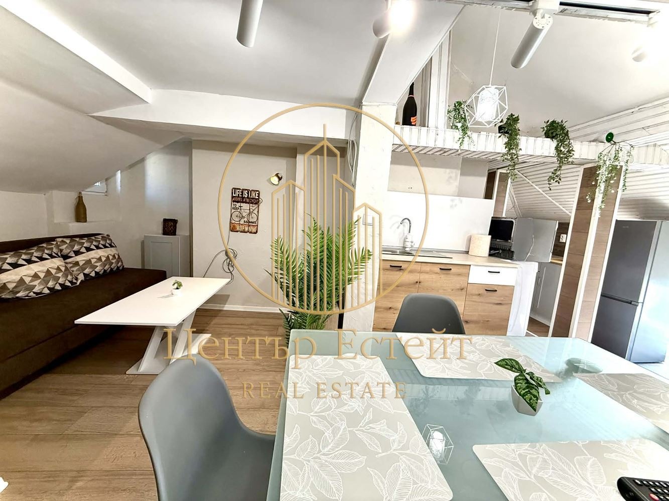 Продава МНОГОСТАЕН, гр. Плевен, Идеален център