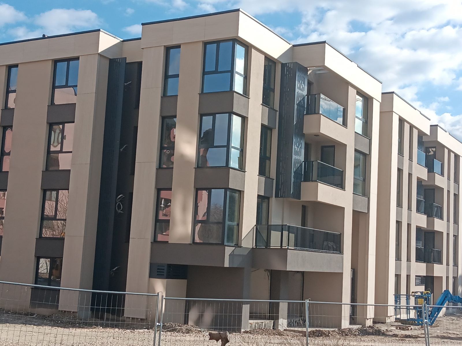 Продава 3-СТАЕН, гр. Пловдив, Остромила, снимка 2 - Апартаменти - 53641489