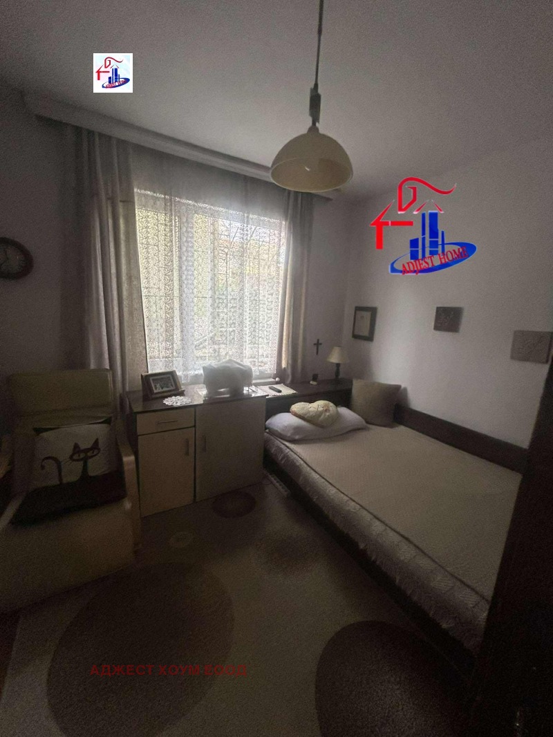 Продава МНОГОСТАЕН, гр. Шумен, Математическа гимназия, снимка 2 - Апартаменти - 50964542