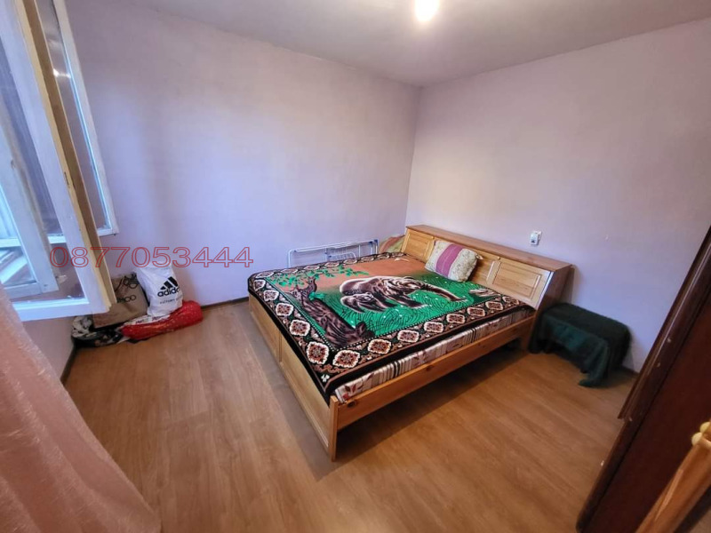 Продава КЪЩА, гр. Луковит, област Ловеч, снимка 2 - Къщи - 52783425