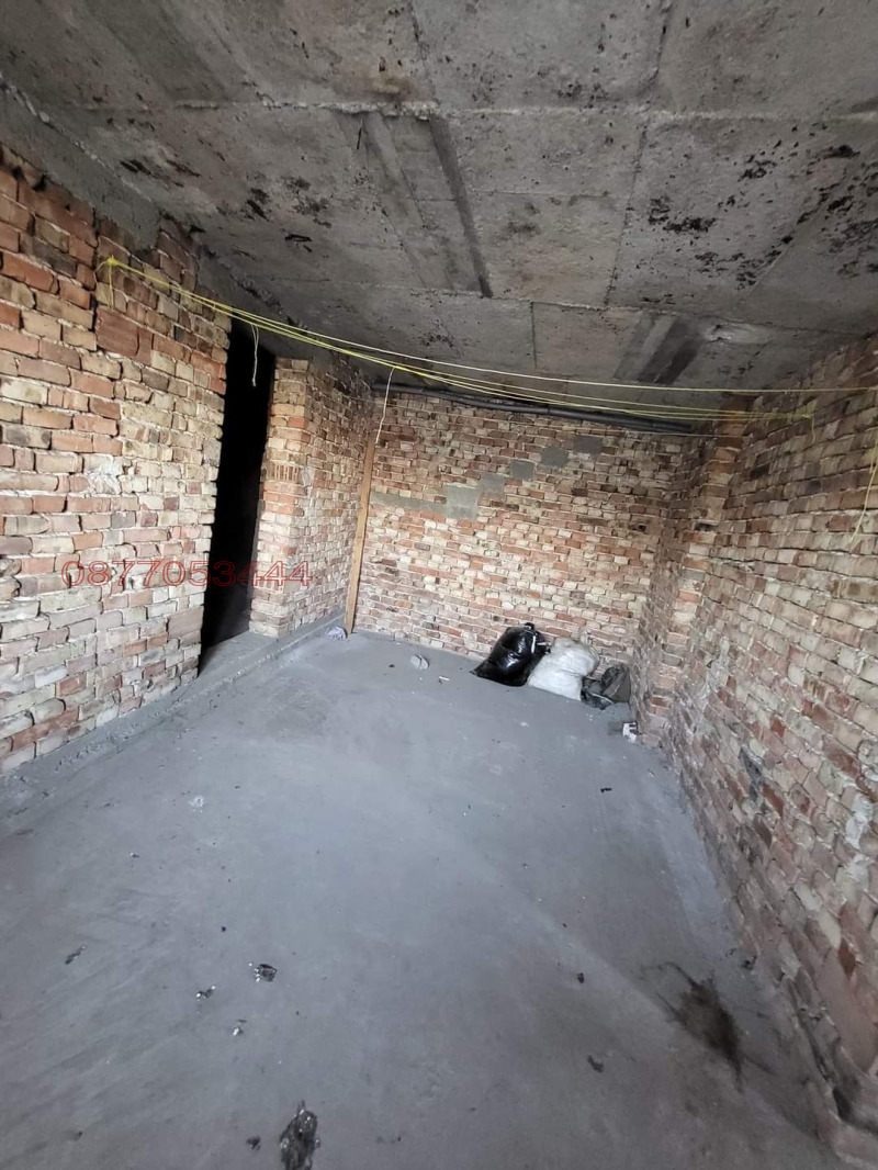 Продава КЪЩА, гр. Луковит, област Ловеч, снимка 6 - Къщи - 52783425