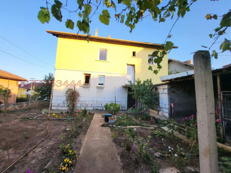 Продава КЪЩА, гр. Луковит, област Ловеч, снимка 9 - Къщи - 52783425