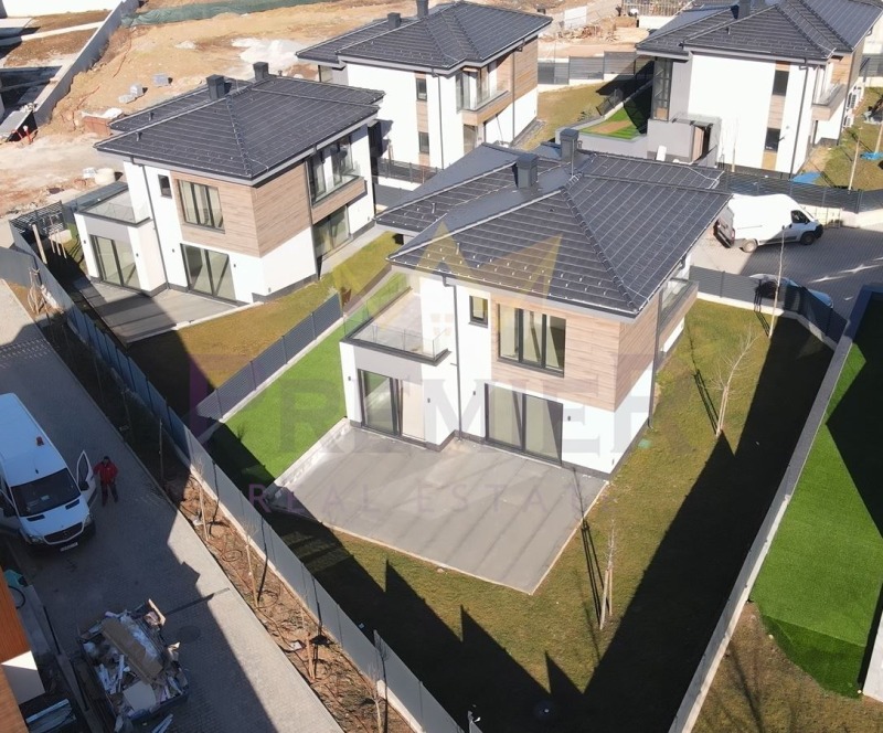 Продава КЪЩА в град София, Драгалевци - 312 кв.м / 929 900 € » 1 818 726.32 лв., ИМОТИ ПРЕМИЕР