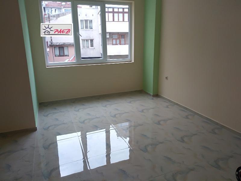 Na prodej  2 ložnice Ruse , Rodina 1 , 81 m2 | 74213344 - obraz [5]