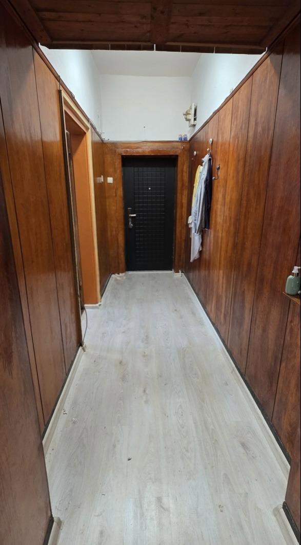 Продава  2-стаен град Перник , Изток , 60 кв.м | 17263552