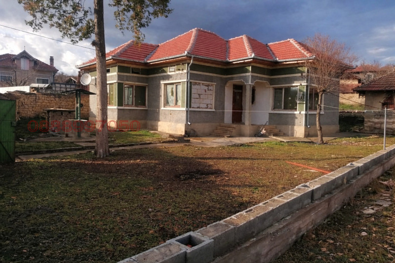 Продава КЪЩА, с. Куцина, област Велико Търново