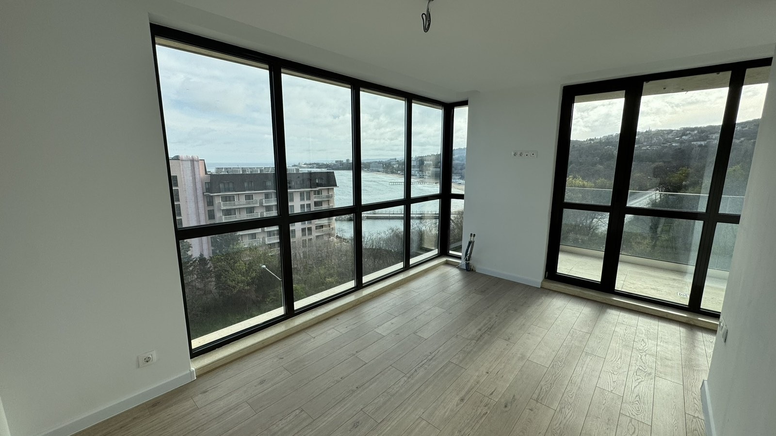 Продава 2-СТАЕН, гр. Варна, к.к. Чайка, снимка 6 - Апартаменти - 54267587