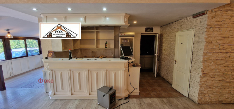 Продава ЗАВЕДЕНИЕ в град Русе, Център - 120 кв.м / 120 000 € » 234 699.60 лв., Фокс