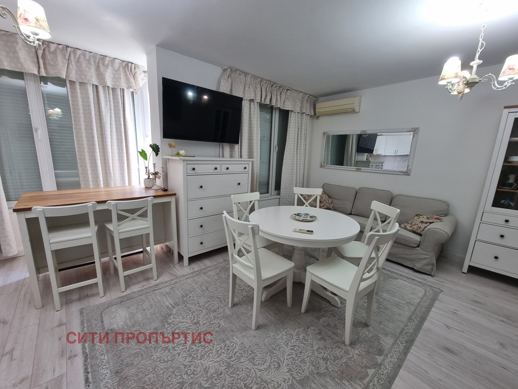 Продава 3-СТАЕН, гр. Благоевград, Идеален център, снимка 2 - Апартаменти - 50957344