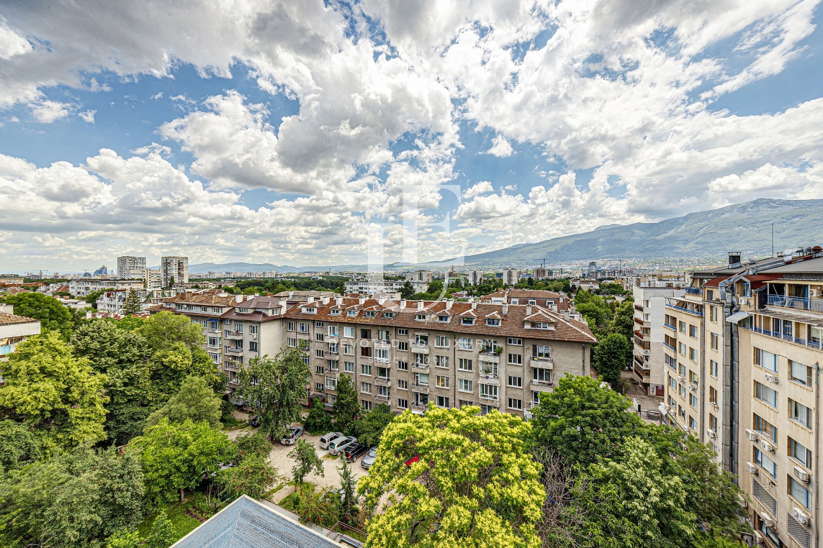 Продава МНОГОСТАЕН, гр. София, Лозенец