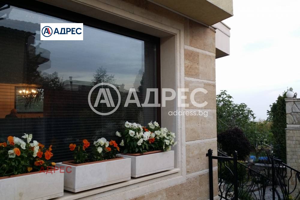 Продава КЪЩА, гр. Варна, Свети Никола