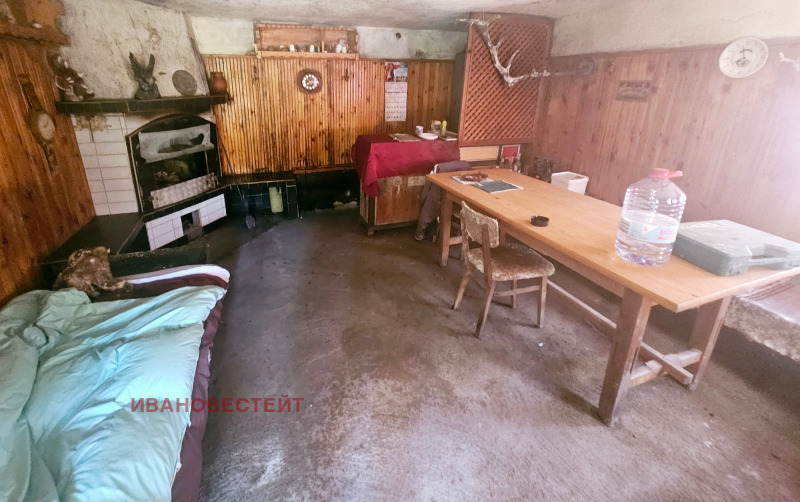 Продава КЪЩА, гр. Правец, област София област, снимка 2 - Къщи - 52435236