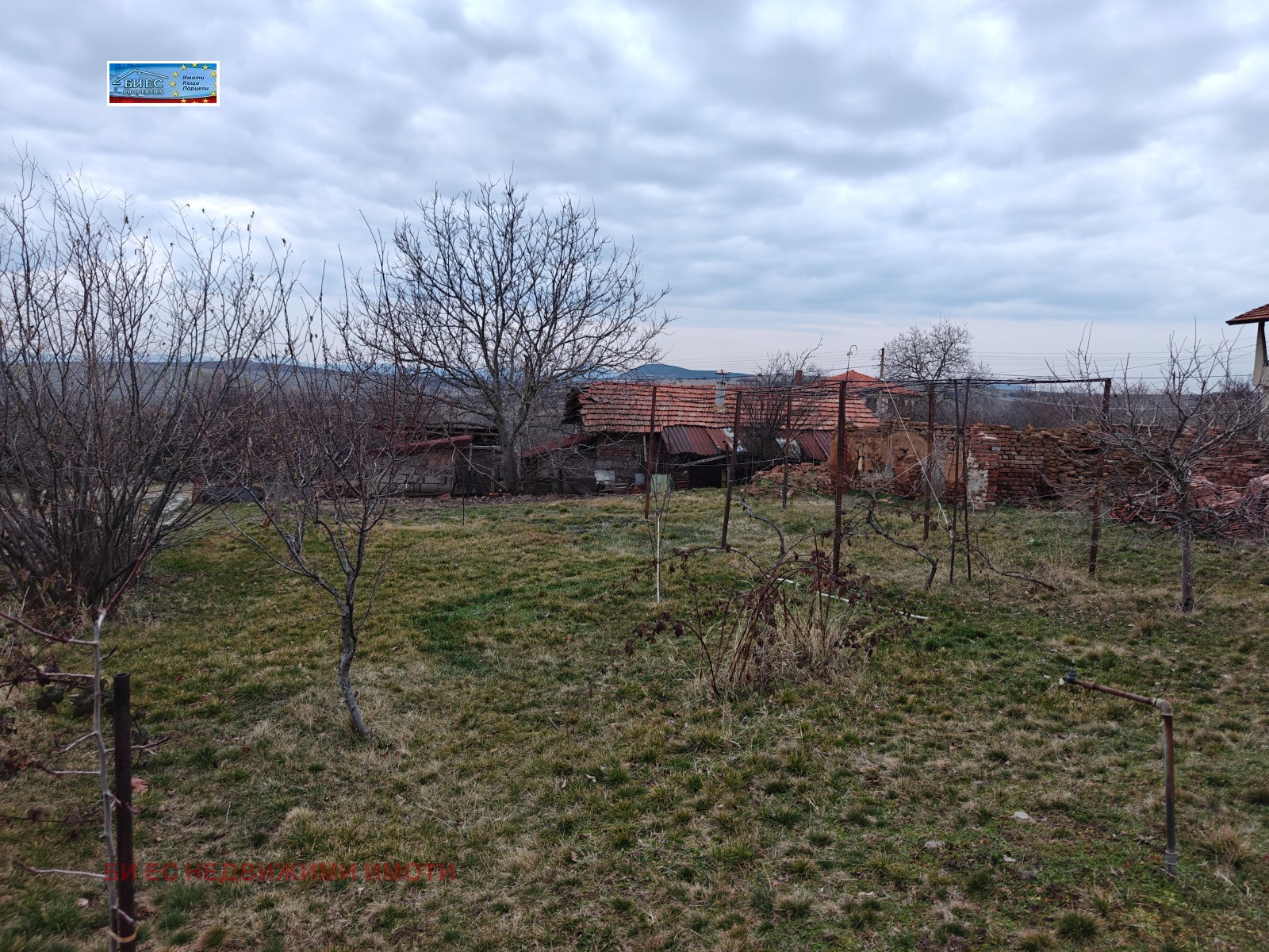 Продава КЪЩА, с. Вискяр, област Перник, снимка 3 - Къщи - 53729599