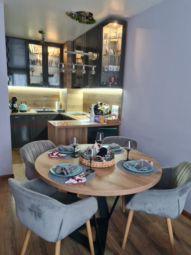 Na prodej  1 ložnice oblast Sofia , k.k. Borovec , 61 m2 | 21249200