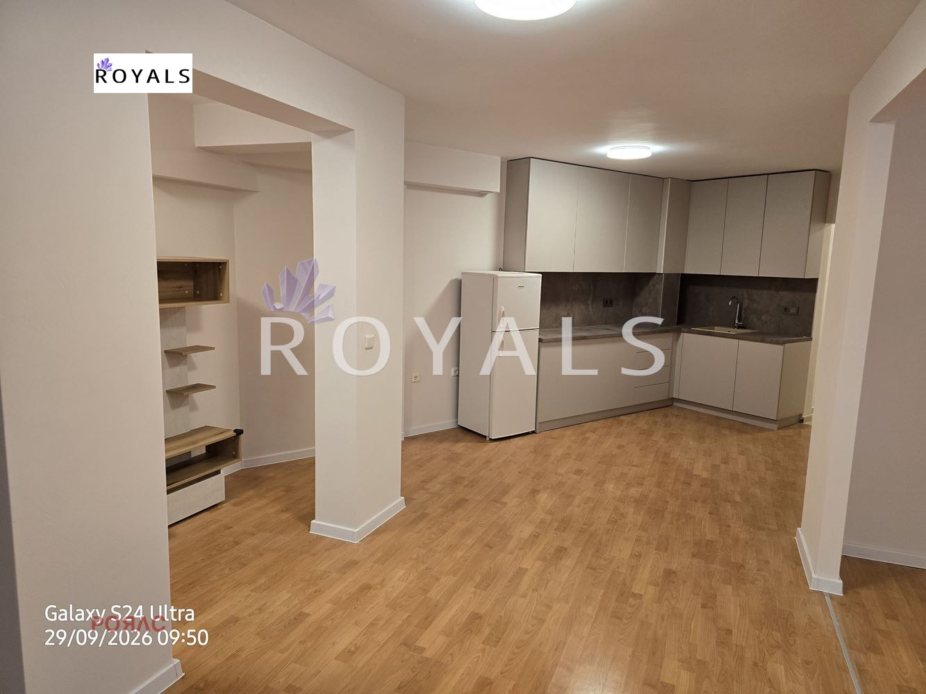 Продава АТЕЛИЕ, ТАВАН, гр. Варна, Бриз, снимка 3 - Апартаменти - 56399194