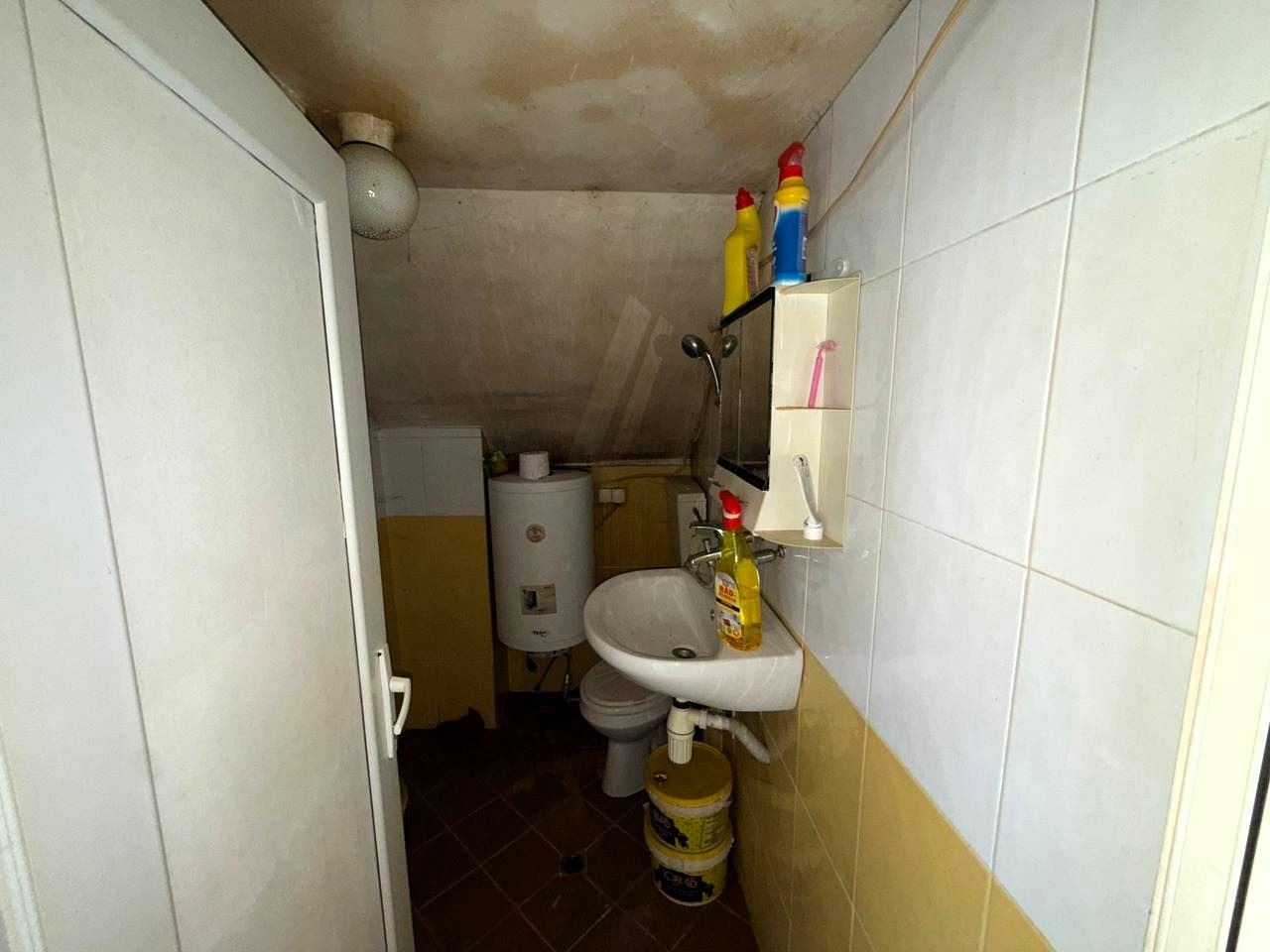 Продава КЪЩА, гр. Перник, Каменина, снимка 11 - Къщи - 55642302