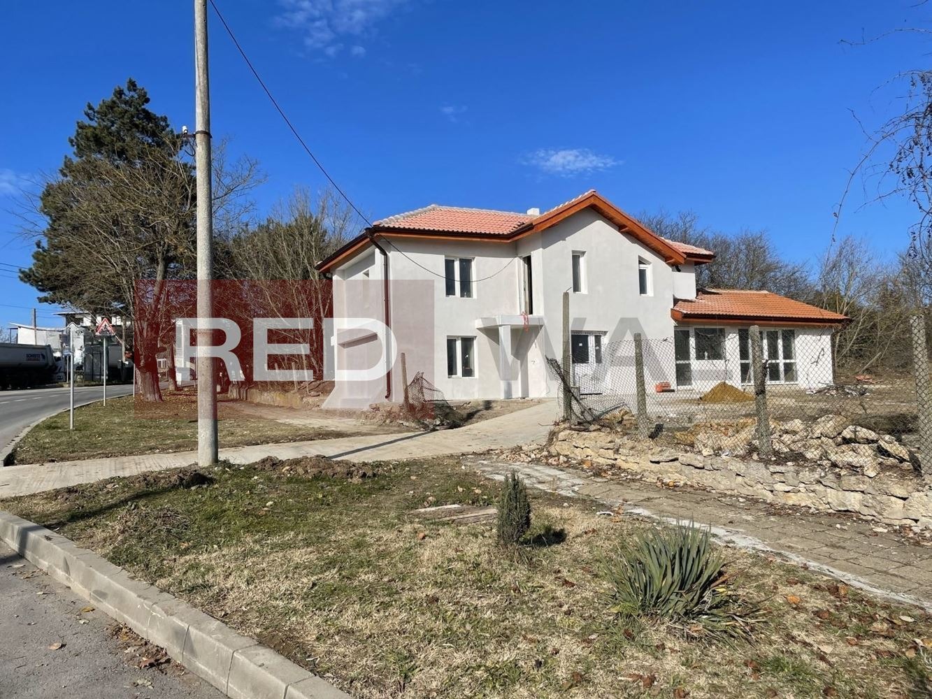 Продава КЪЩА, с. Изгрев, област Варна, снимка 2 - Къщи - 56563792