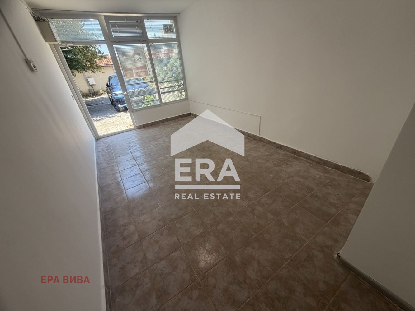 Продава МАГАЗИН, гр. Варна, Владислав Варненчик 2, снимка 3 - Магазини - 54603245