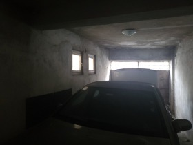   , , 9- >