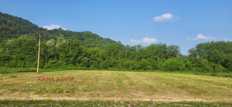 Продава  Парцел, област Ловеч, с. Добродан • 85 000 EUR • ID 87272188 — holmes.bg - [1] 