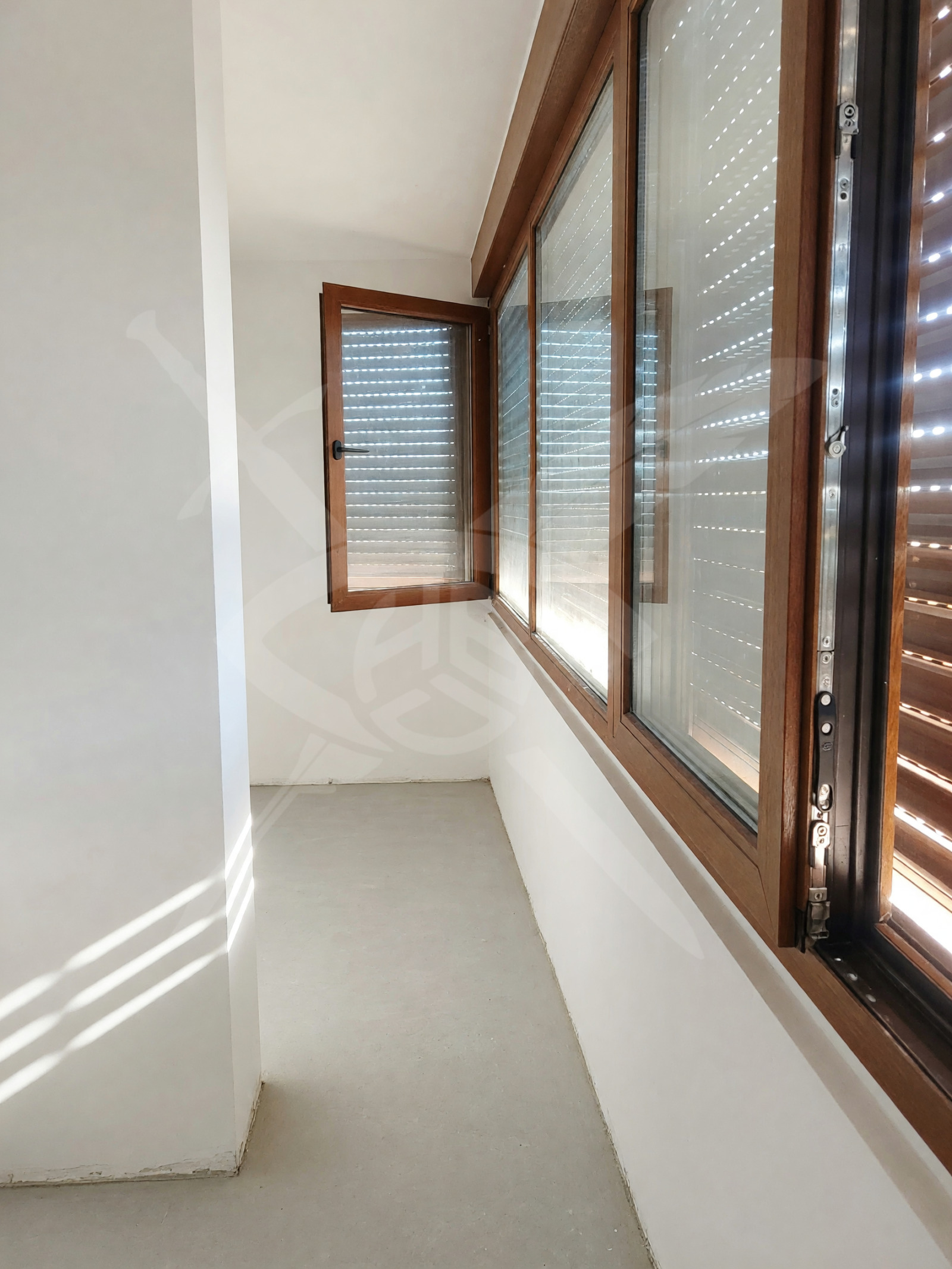 Продава МНОГОСТАЕН, гр. Бургас, Възраждане, снимка 2 - Апартаменти - 55804190