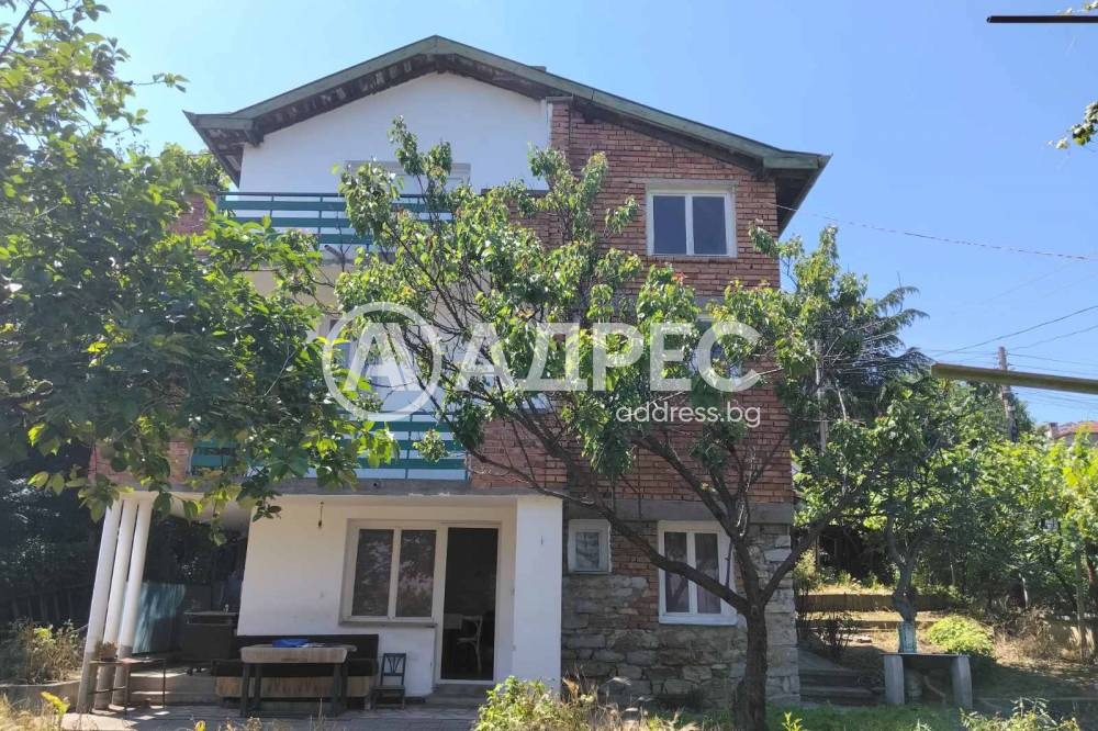 Продава КЪЩА, с. Първенец, област Пловдив
