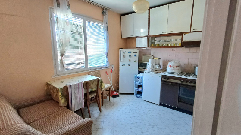 Продава  2-стаен град Шумен , 5-ти полк , 60 кв.м | 95242797 - изображение [3]