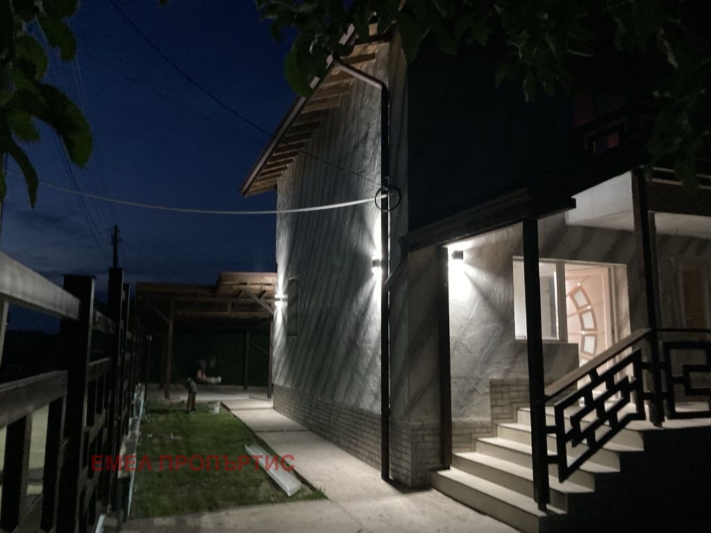 Продава КЪЩА, с. Бегуновци, област Перник, снимка 17 - Къщи - 55178460