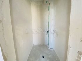 3+ bedroom Kolhozen pazar, Varna 6