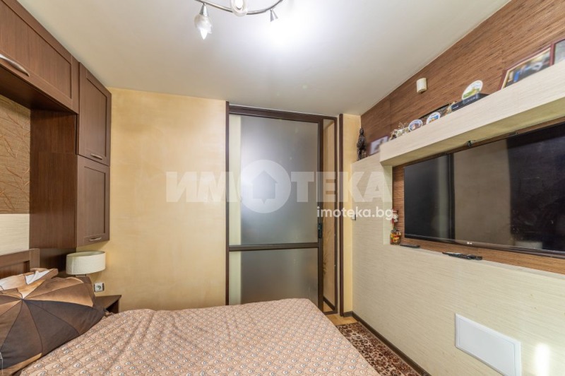 Продава 3-СТАЕН, гр. Варна, Базар Левски, снимка 2 - Апартаменти - 52851625