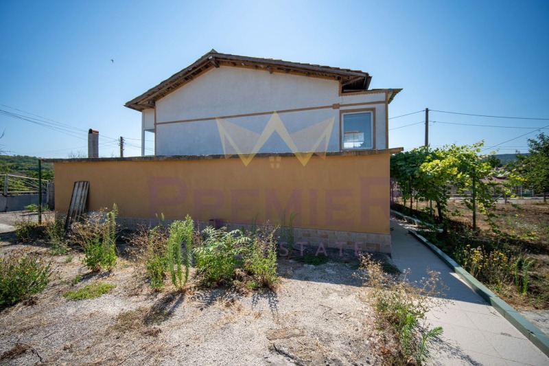 Продава КЪЩА, с. Църква, област Добрич, снимка 2 - Къщи - 53083707