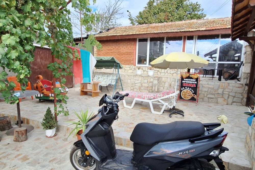 Продава КЪЩА, гр. Девня, област Варна, снимка 2 - Къщи - 51906413