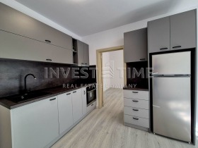 3-стаен град Варна, Владислав Варненчик 1