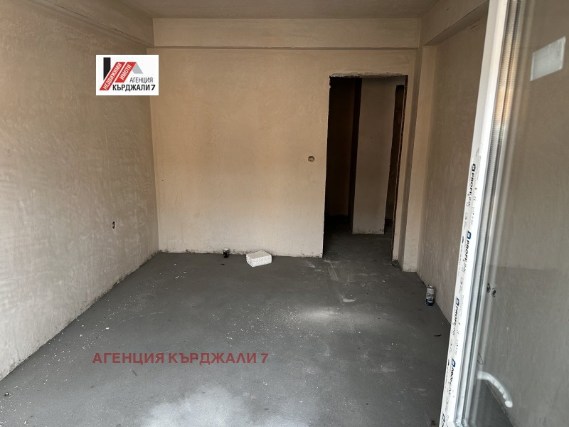 Продава  3-стаен град Кърджали , Възрожденци , 96 кв.м | 24273146 - изображение [10]