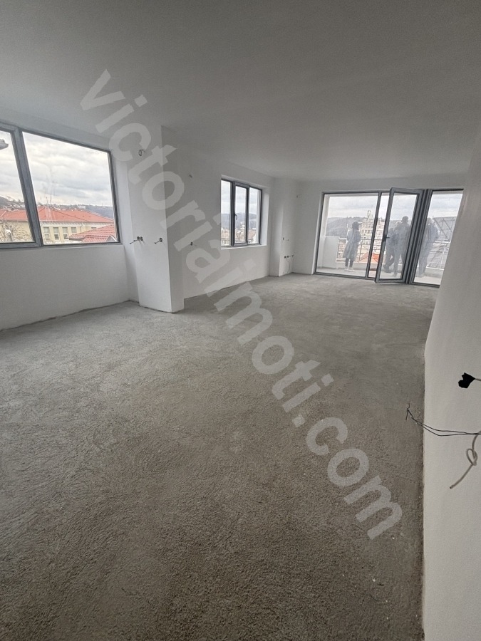 Продава 3-СТАЕН, гр. Велико Търново, Център, снимка 2 - Апартаменти - 53974274