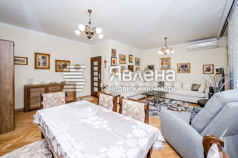 Продава КЪЩА, гр. София, Лозенец, снимка 2 - Къщи - 53310770