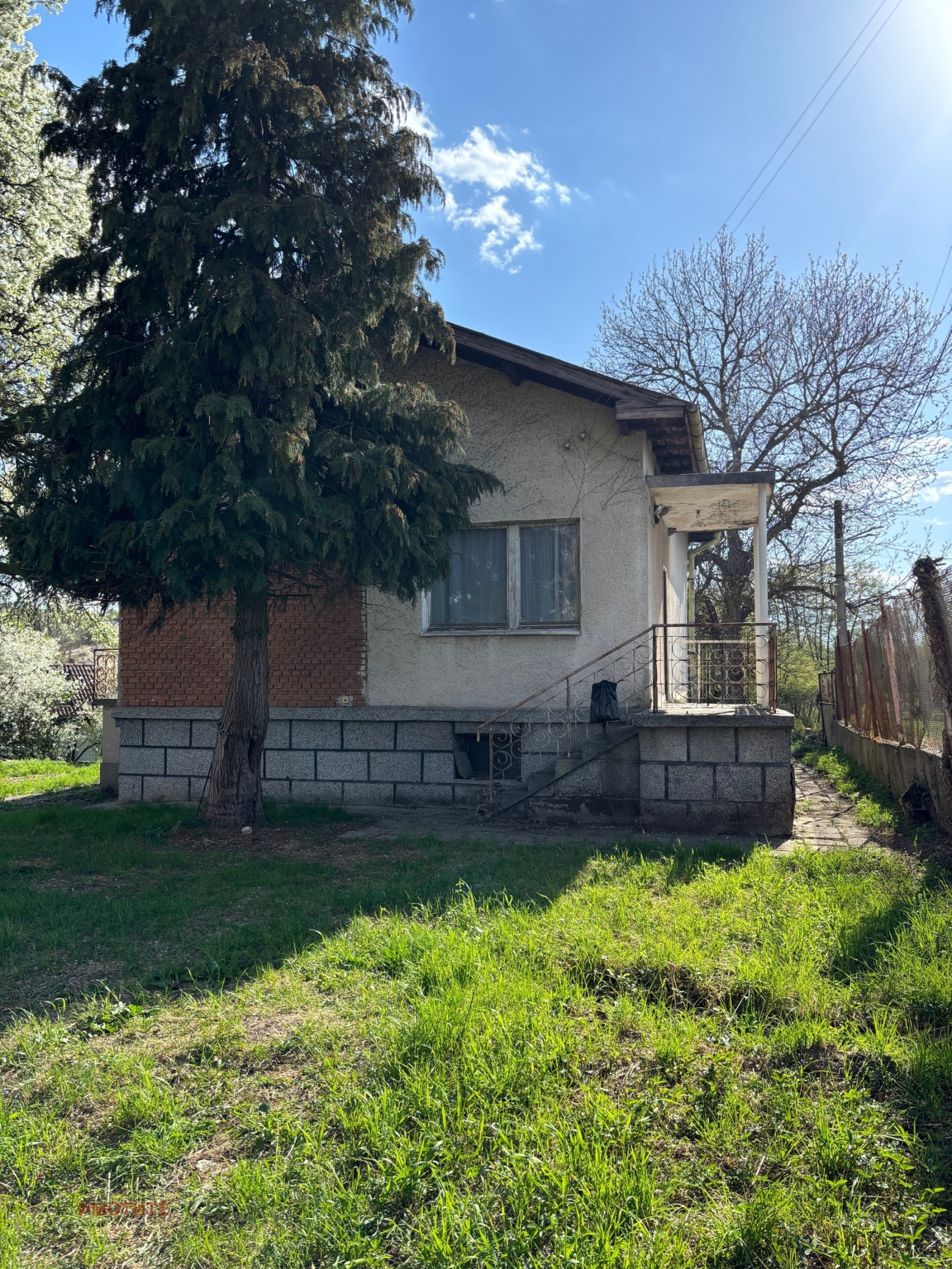 Продава КЪЩА, с. Карлиево, област София област