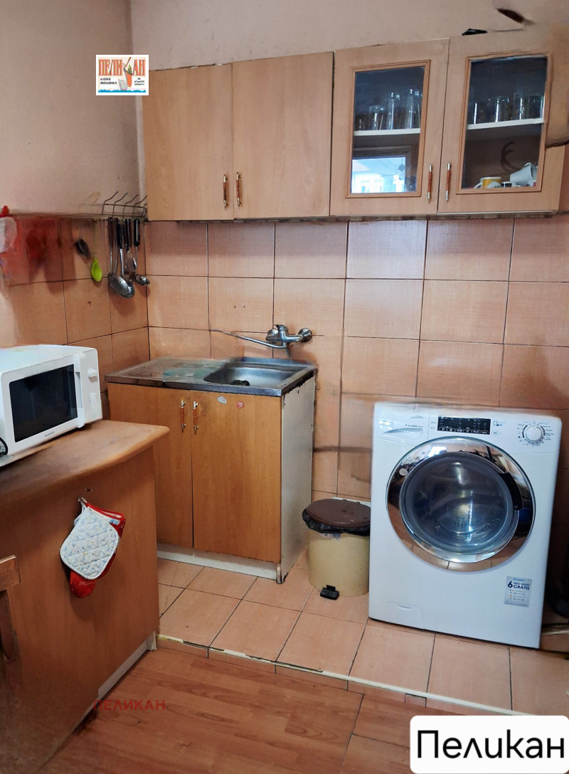 Продава ЕТАЖ ОТ КЪЩА, гр. Дебелец, област Велико Търново