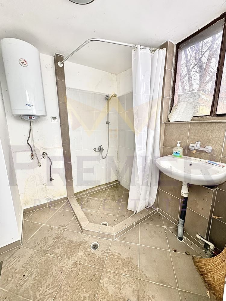 Продава КЪЩА, с. Томпсън, област София област, снимка 5 - Къщи - 53123556