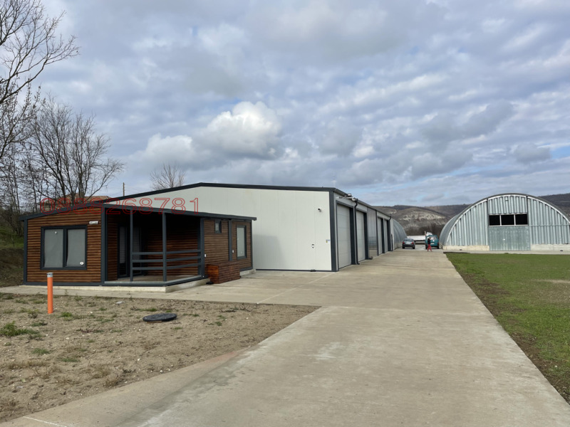 Продава  Пром. помещение област Плевен , с. Дебово , 8500 кв.м | 65259804