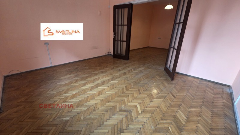 Продава 3-СТАЕН, гр. София, Център, снимка 2 - Апартаменти - 52891196