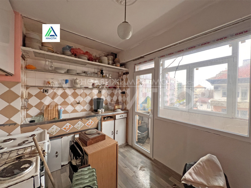 Продава 3-СТАЕН, гр. Нови пазар, област Шумен, снимка 12 - Апартаменти - 53470764