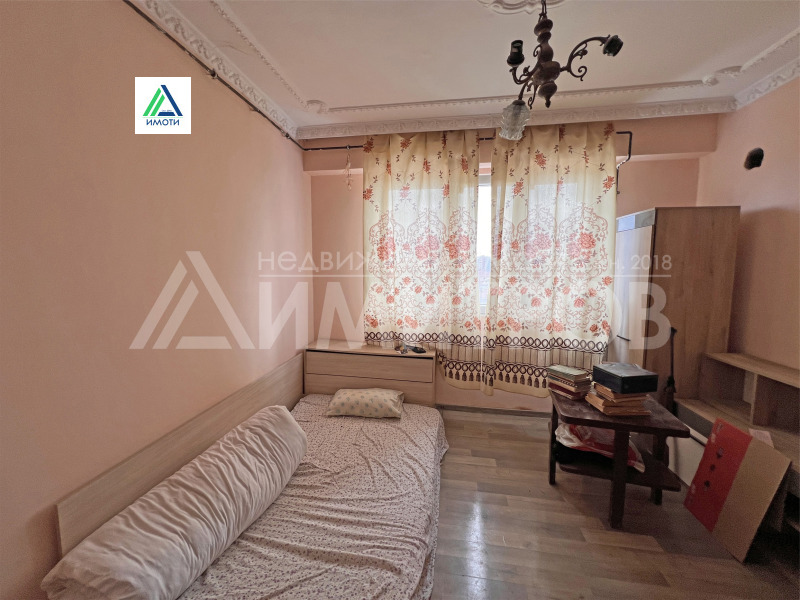 Продава 3-СТАЕН, гр. Нови пазар, област Шумен, снимка 2 - Апартаменти - 53470764