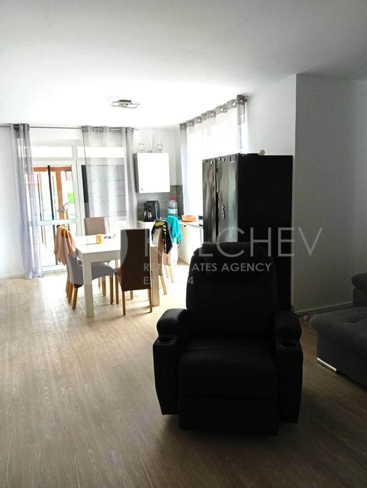 Продава КЪЩА, с. Шкорпиловци, област Варна, снимка 9 - Къщи - 56193386