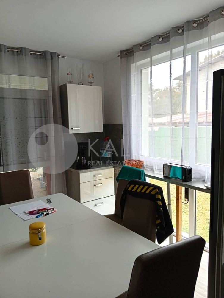 Продава КЪЩА, с. Шкорпиловци, област Варна, снимка 8 - Къщи - 56193386