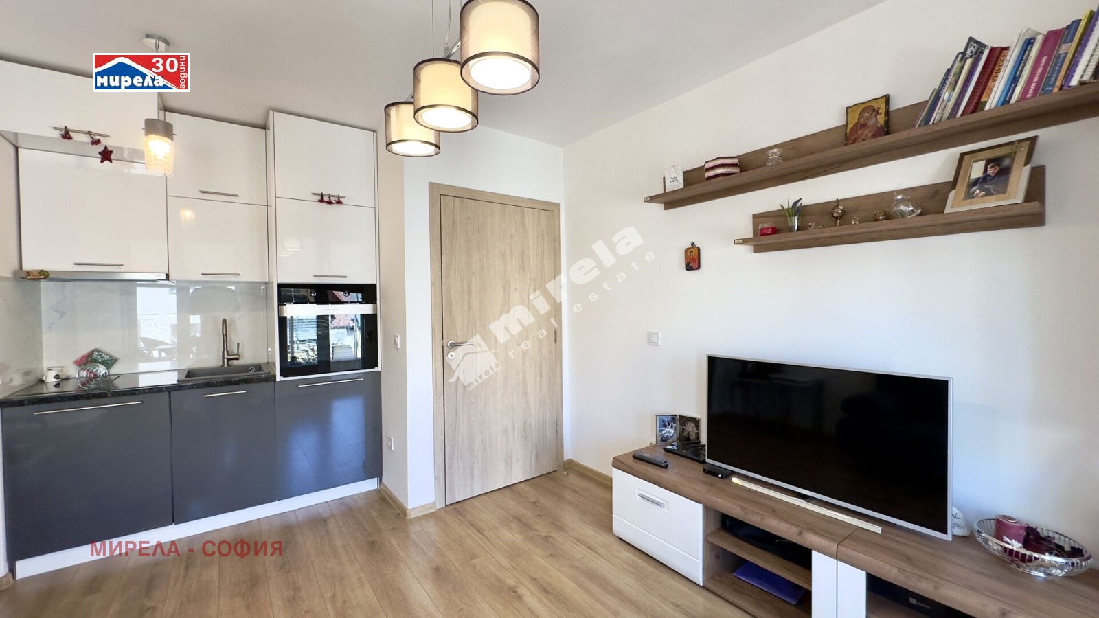 Продава 2-СТАЕН, гр. София, Център, снимка 2 - Апартаменти - 50432151