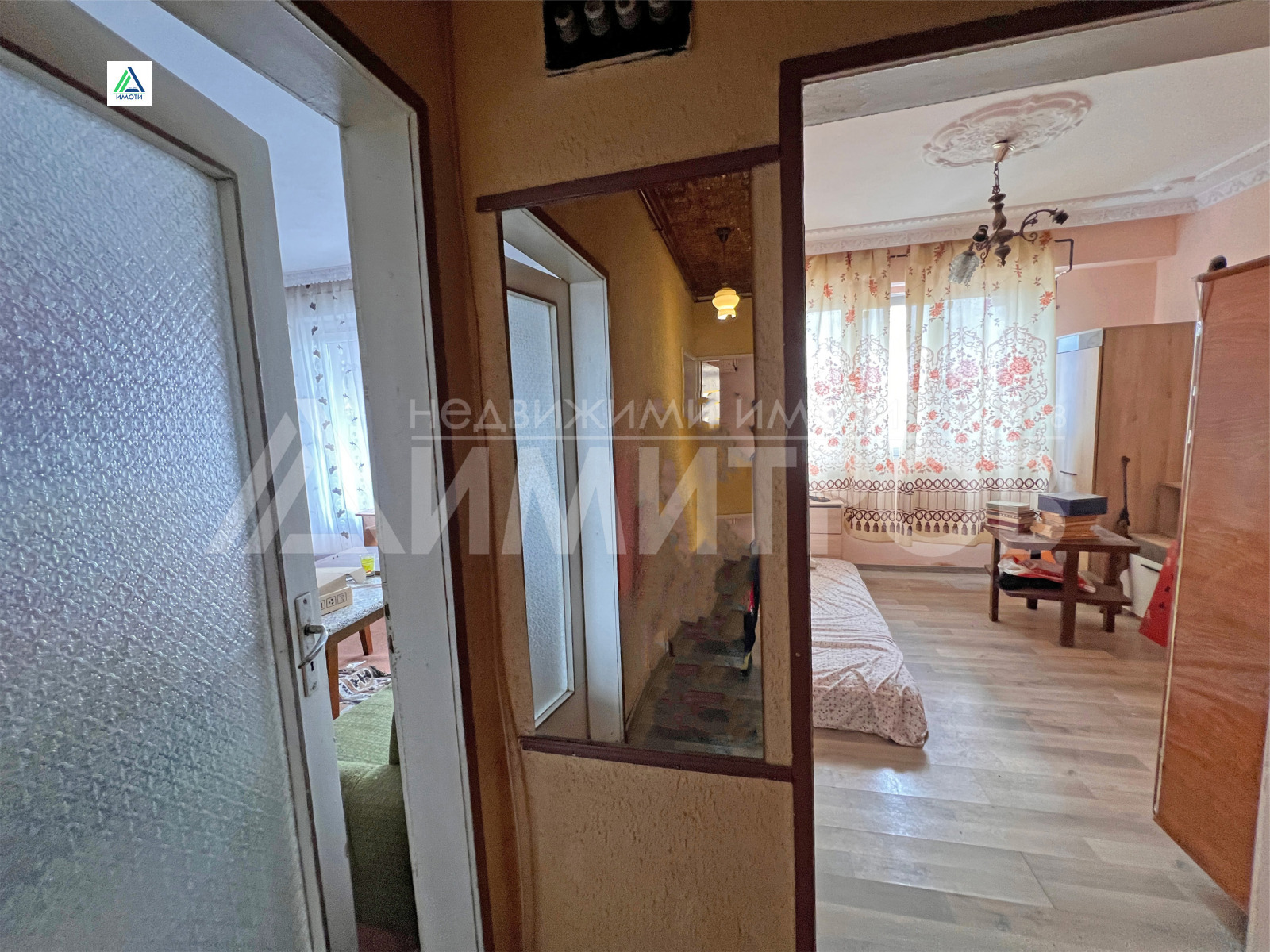Продава 3-СТАЕН, гр. Нови пазар, област Шумен, снимка 2 - Апартаменти - 53470764
